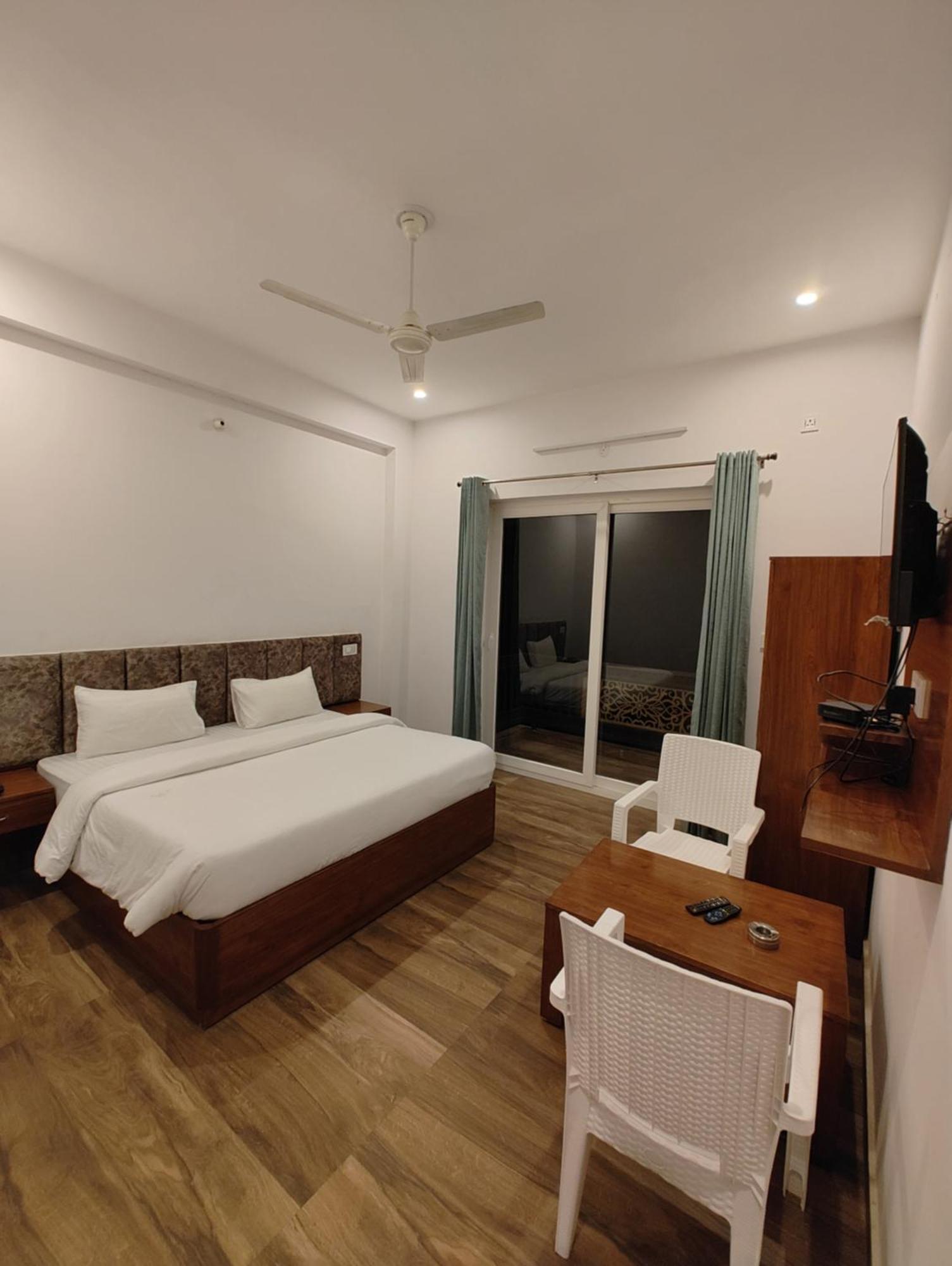 Hotel Anantam Residency Uttarkāshi 외부 사진